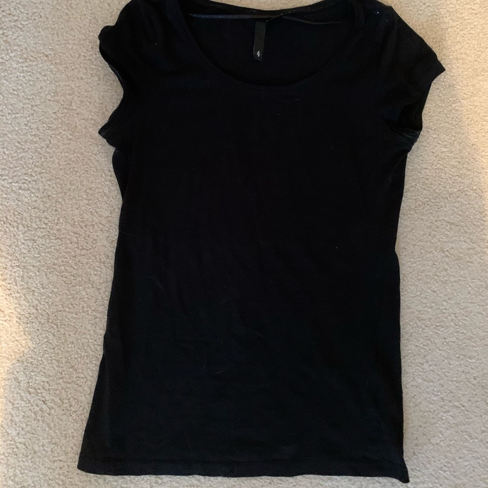 PLAIN BLACK STRETCHY FORM FITTING TOP